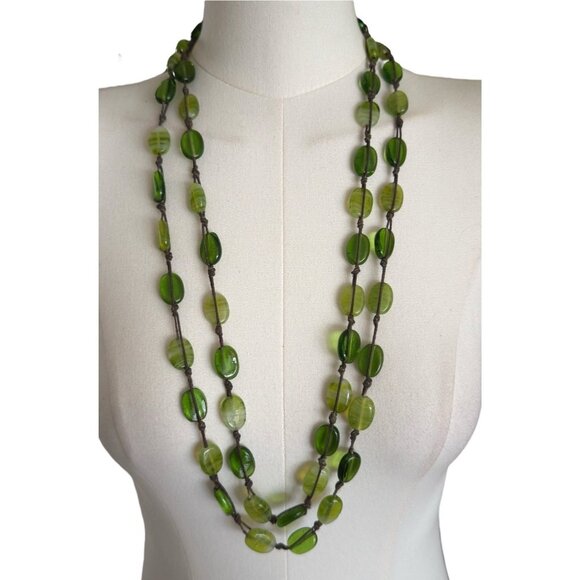 Unbranded Jewelry - Vintage Strand Green Glass Long / Double Strand Necklace w/Matching Bracelet